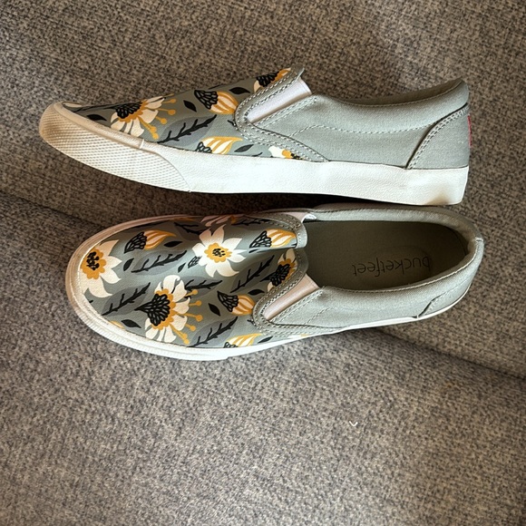 Bucket feet slip on sneakers - Picture 4 of 9